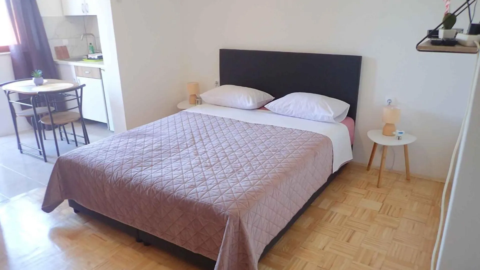 Apartment In Starigrad-Paklenica 50110